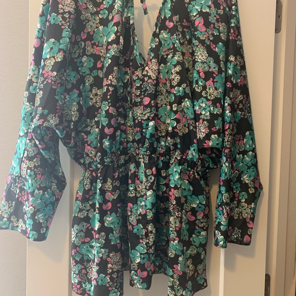 ASOS Design Batwing Sleeve Top with Tie Waist - Picture 9 of 11